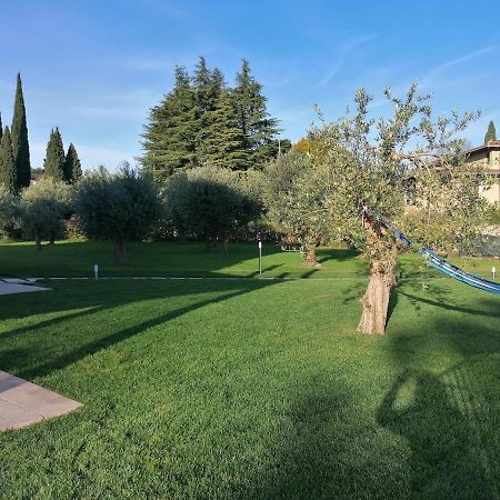 B&B Solstizio D'Estate San Felice del Benaco Bagian luar foto