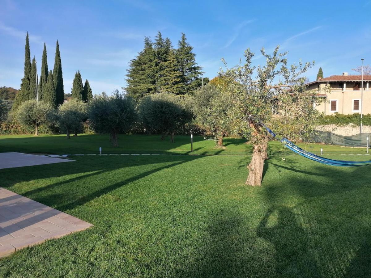 B&B Solstizio D'Estate San Felice del Benaco Bagian luar foto