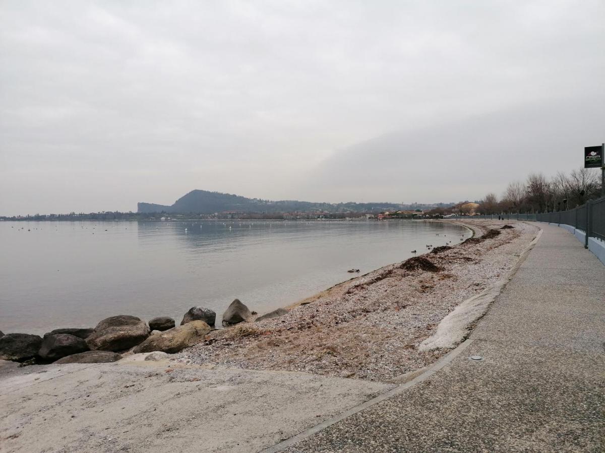 B&B Solstizio D'Estate San Felice del Benaco Bagian luar foto
