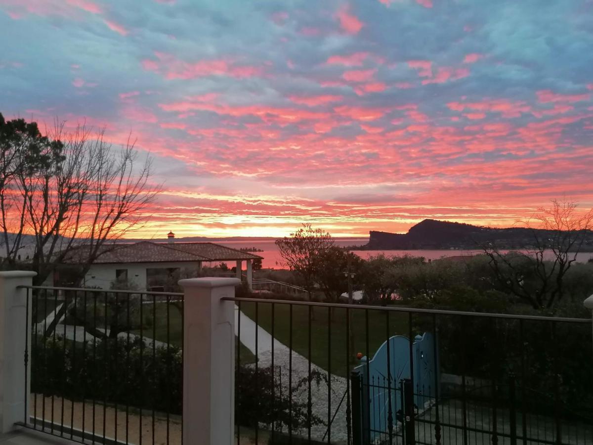 B&B Solstizio D'Estate San Felice del Benaco Bagian luar foto